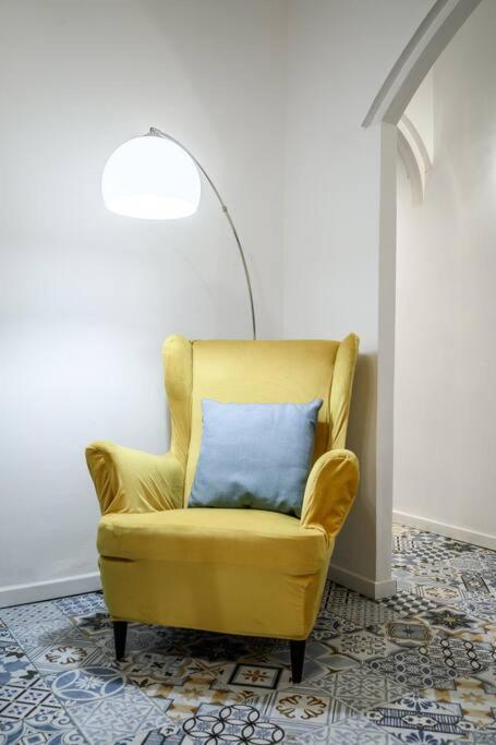 Le Finestre Sul Borgo 2 Apartment Parma Bagian luar foto